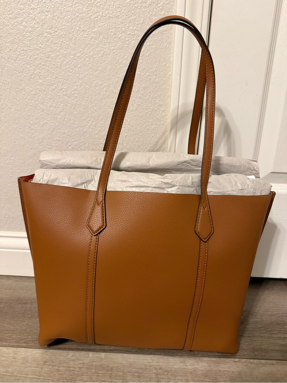 Tory Burch Perry Tripe Compartment 👜 Tote - Picture 4 of 8